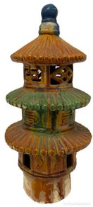 Antigüedades: Torre funeraria, pagoda, templete de terracota esmaltada. China, Nanjing, dinastía Ming, 1368-1644
